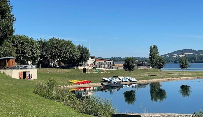 Villa Le Menhir 4 Ch Au Bord Du Lac Et Terrasse Villefranche-de-Panat Exteriör bild