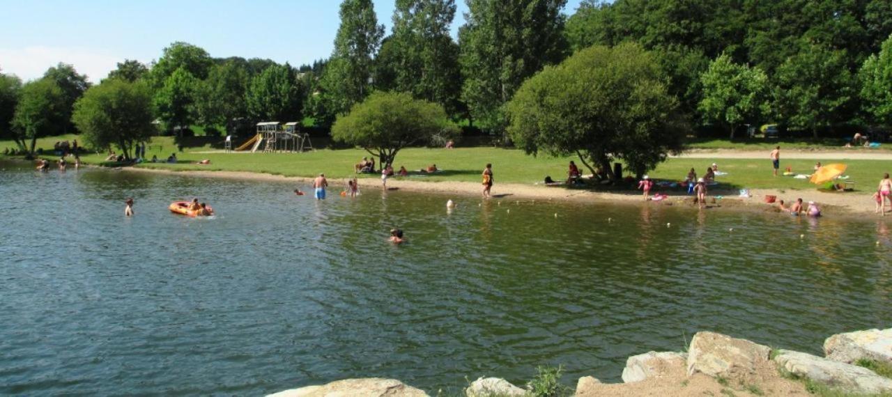 Villa Le Menhir 4 Ch Au Bord Du Lac Et Terrasse Villefranche-de-Panat Exteriör bild