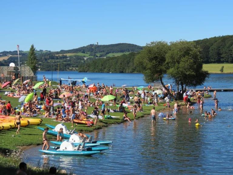 Villa Le Menhir 4 Ch Au Bord Du Lac Et Terrasse Villefranche-de-Panat Exteriör bild