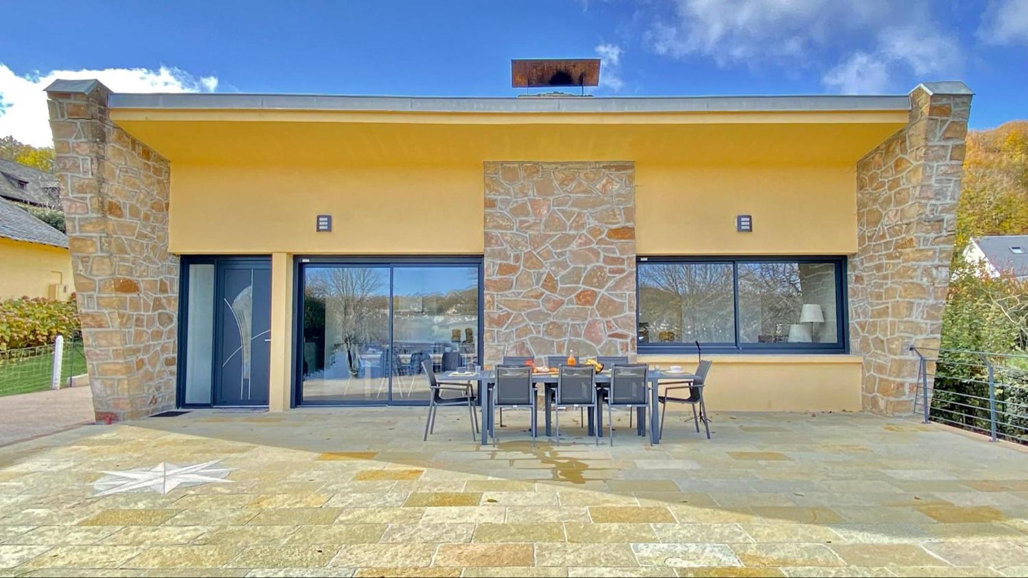 Villa Le Menhir 4 Ch Au Bord Du Lac Et Terrasse Villefranche-de-Panat Exteriör bild